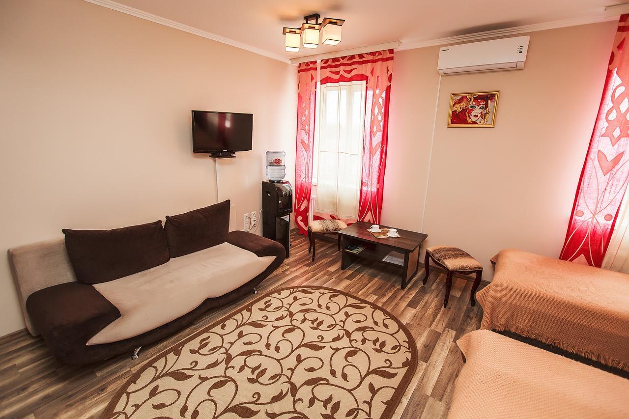 Slavyanskaya Hata Hotel Baranavichy Bagian luar foto
