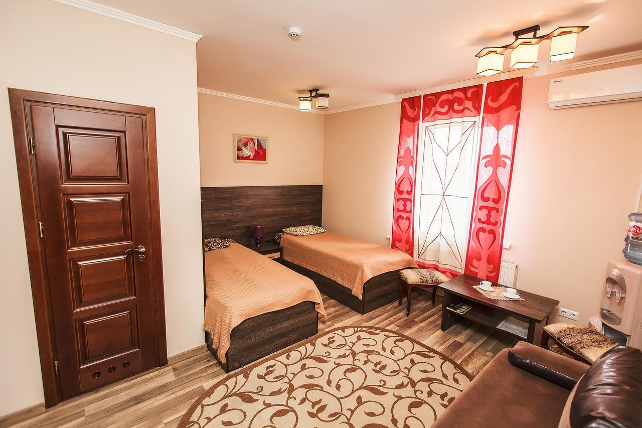 Slavyanskaya Hata Hotel Baranavichy Bagian luar foto