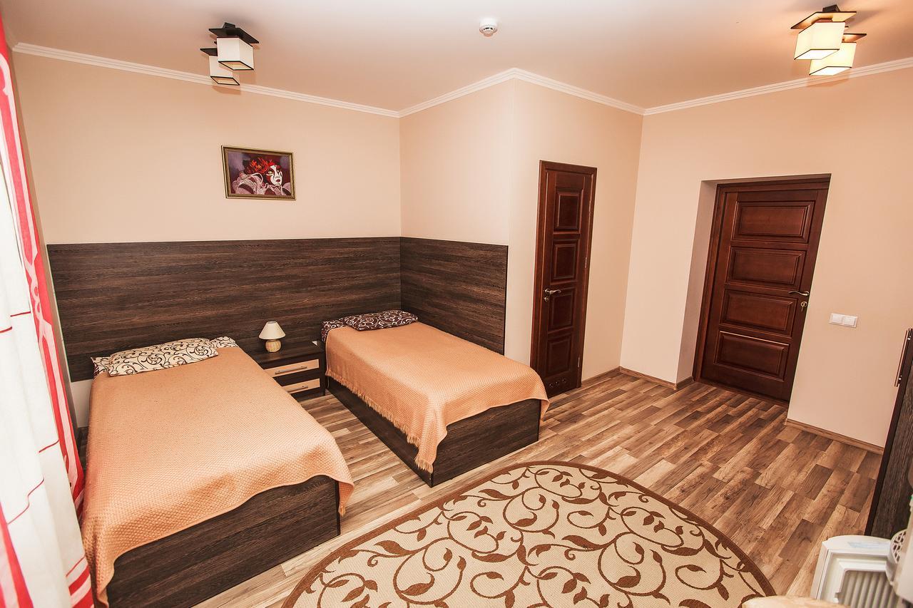 Slavyanskaya Hata Hotel Baranavichy Bagian luar foto