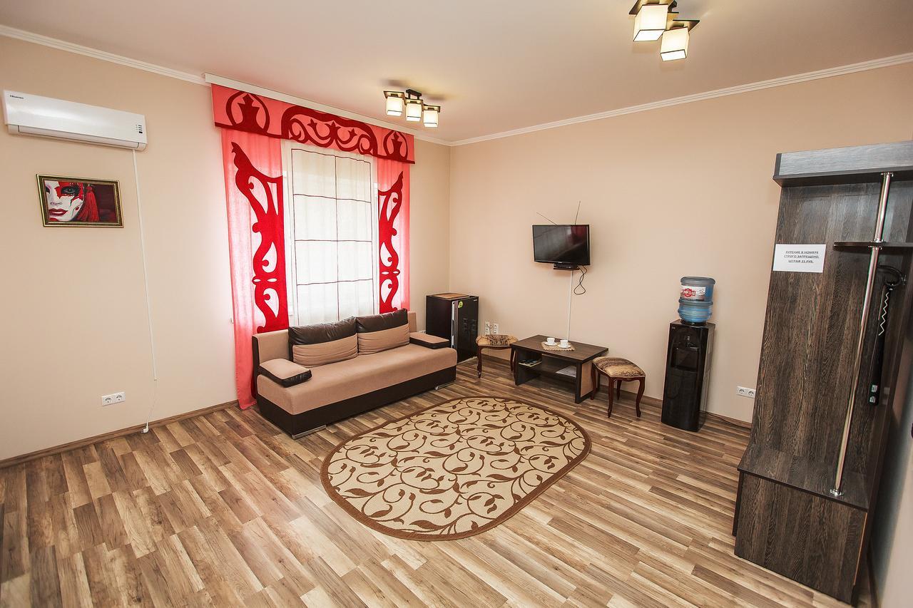 Slavyanskaya Hata Hotel Baranavichy Bagian luar foto