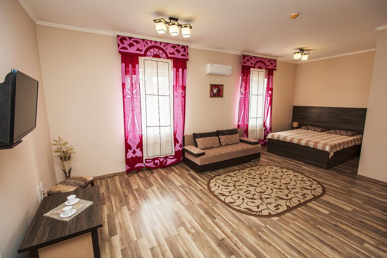 Slavyanskaya Hata Hotel Baranavichy Bagian luar foto