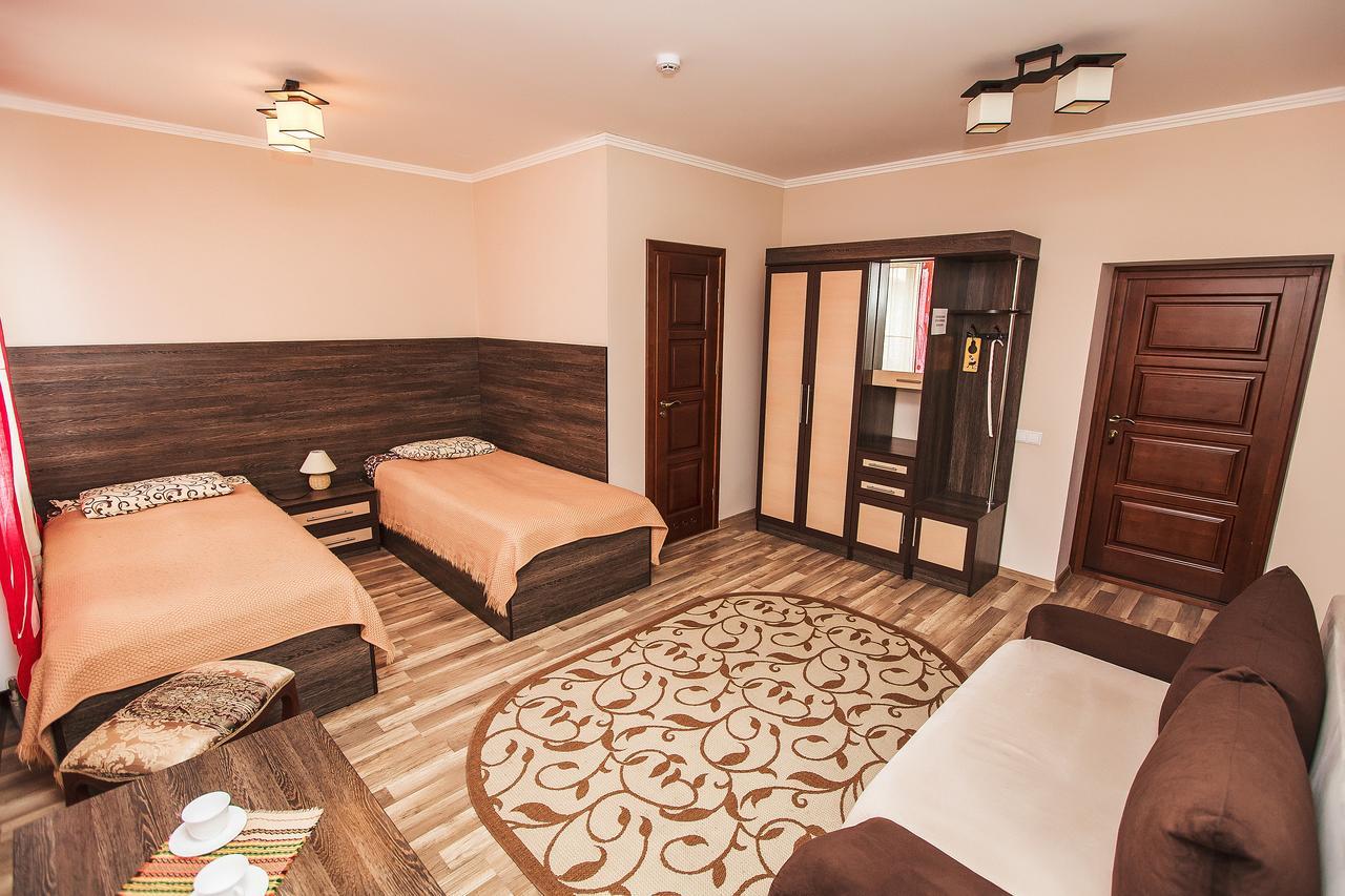 Slavyanskaya Hata Hotel Baranavichy Bagian luar foto