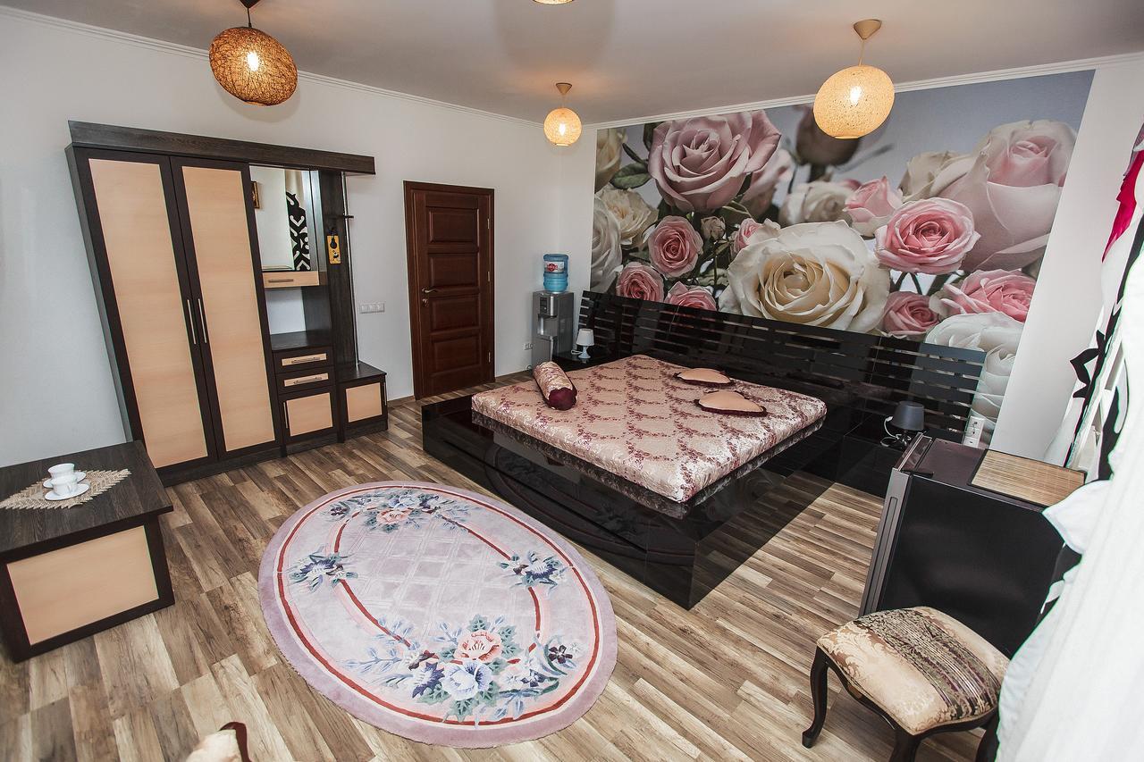 Slavyanskaya Hata Hotel Baranavichy Bagian luar foto