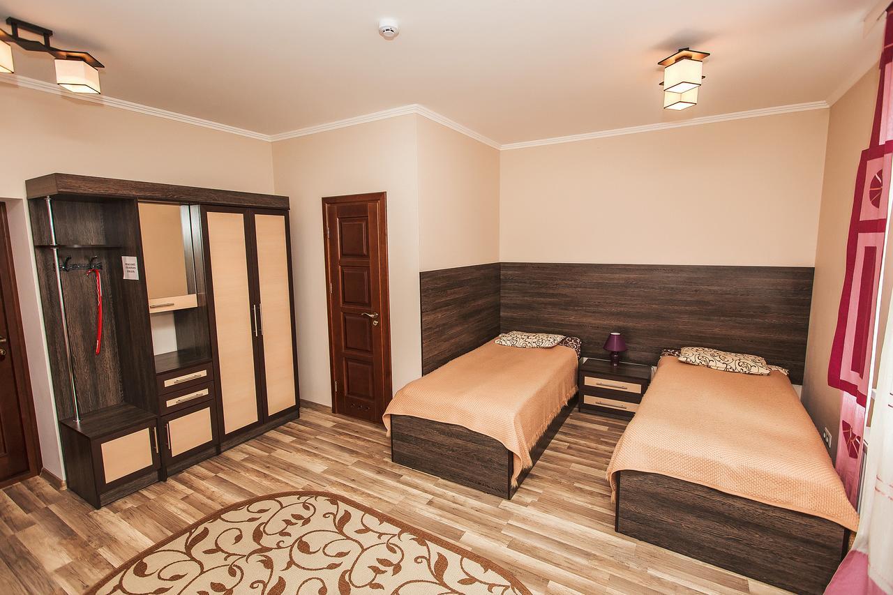 Slavyanskaya Hata Hotel Baranavichy Bagian luar foto