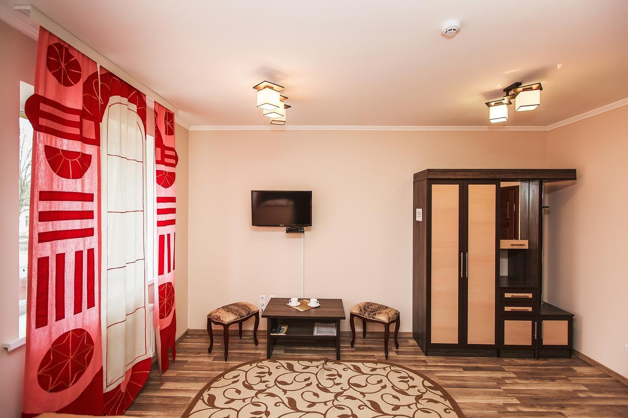 Slavyanskaya Hata Hotel Baranavichy Bagian luar foto