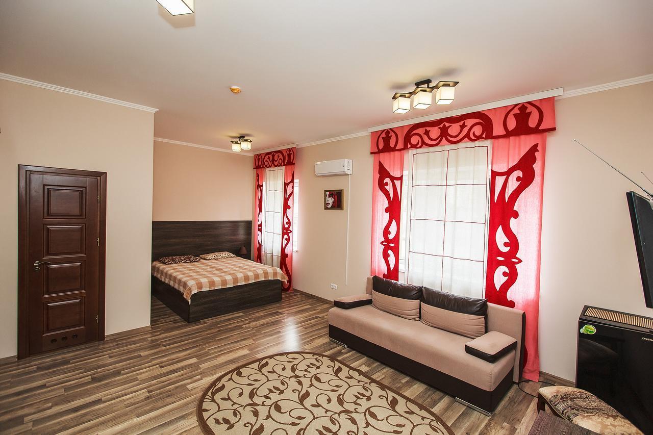 Slavyanskaya Hata Hotel Baranavichy Bagian luar foto
