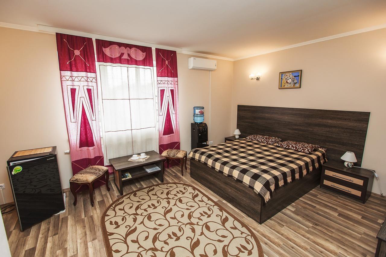 Slavyanskaya Hata Hotel Baranavichy Bagian luar foto