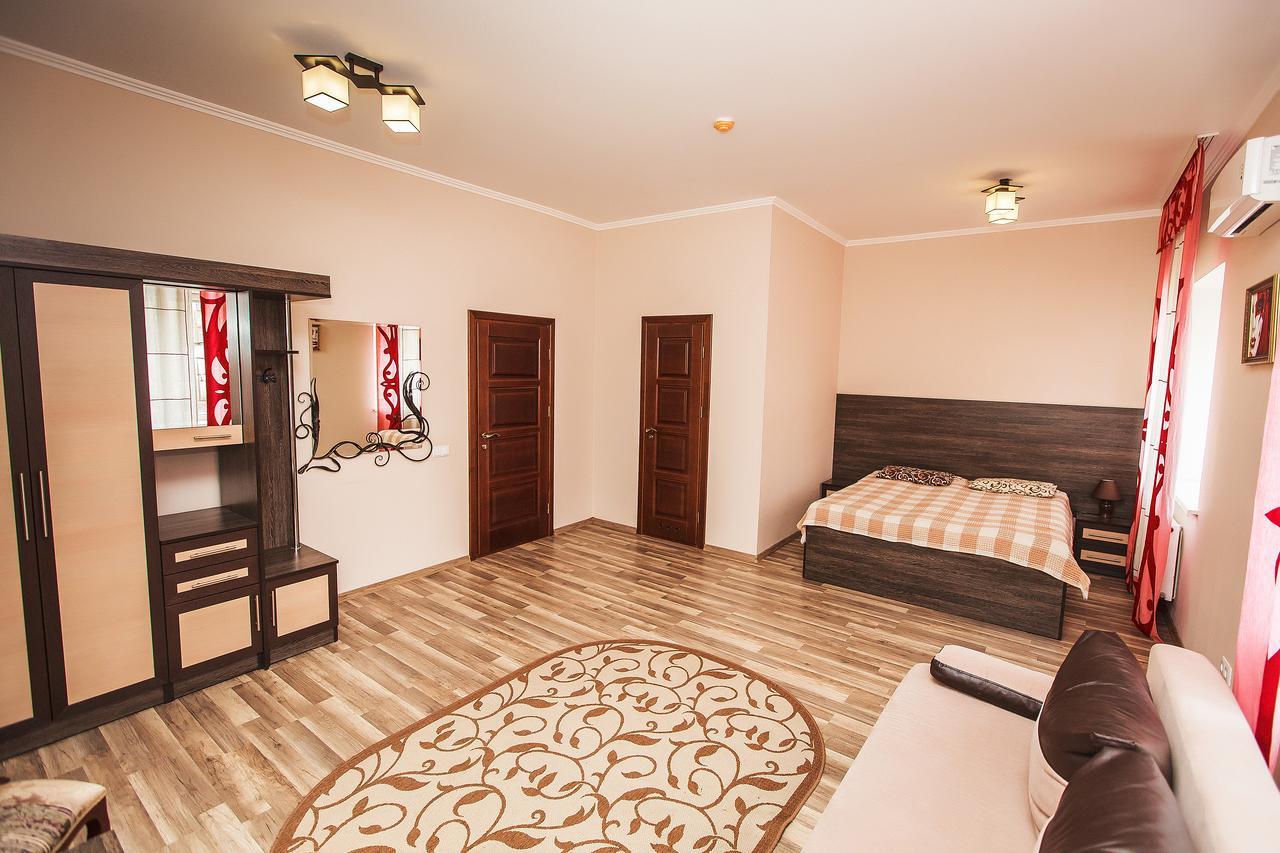 Slavyanskaya Hata Hotel Baranavichy Bagian luar foto