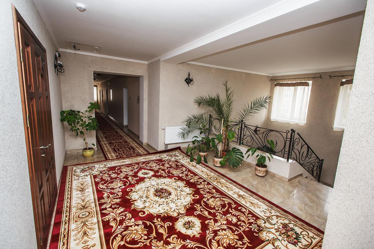 Slavyanskaya Hata Hotel Baranavichy Bagian luar foto