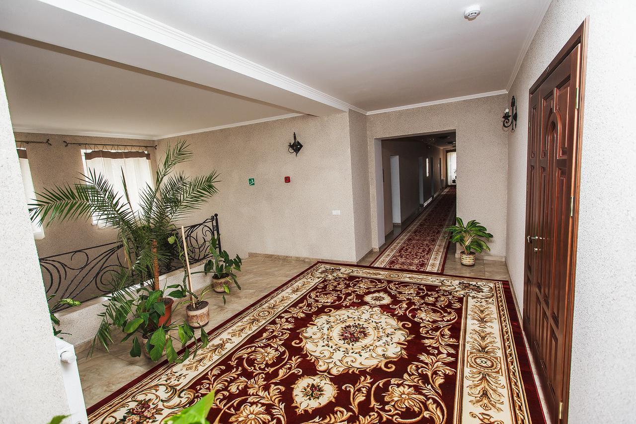 Slavyanskaya Hata Hotel Baranavichy Bagian luar foto